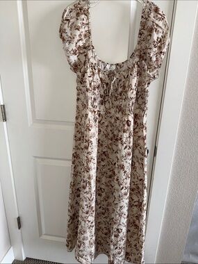 Floral Puff-Sleeve Midi Dress in Cream and Brown